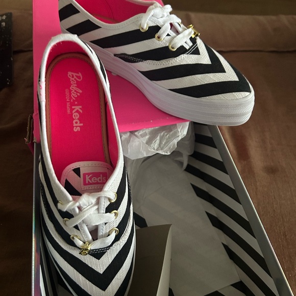 Barbie Keds Pointy Platform Size 9 - Picture 2 of 4